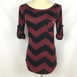 Loila Womens XS‎ Chevron Design Shirt
